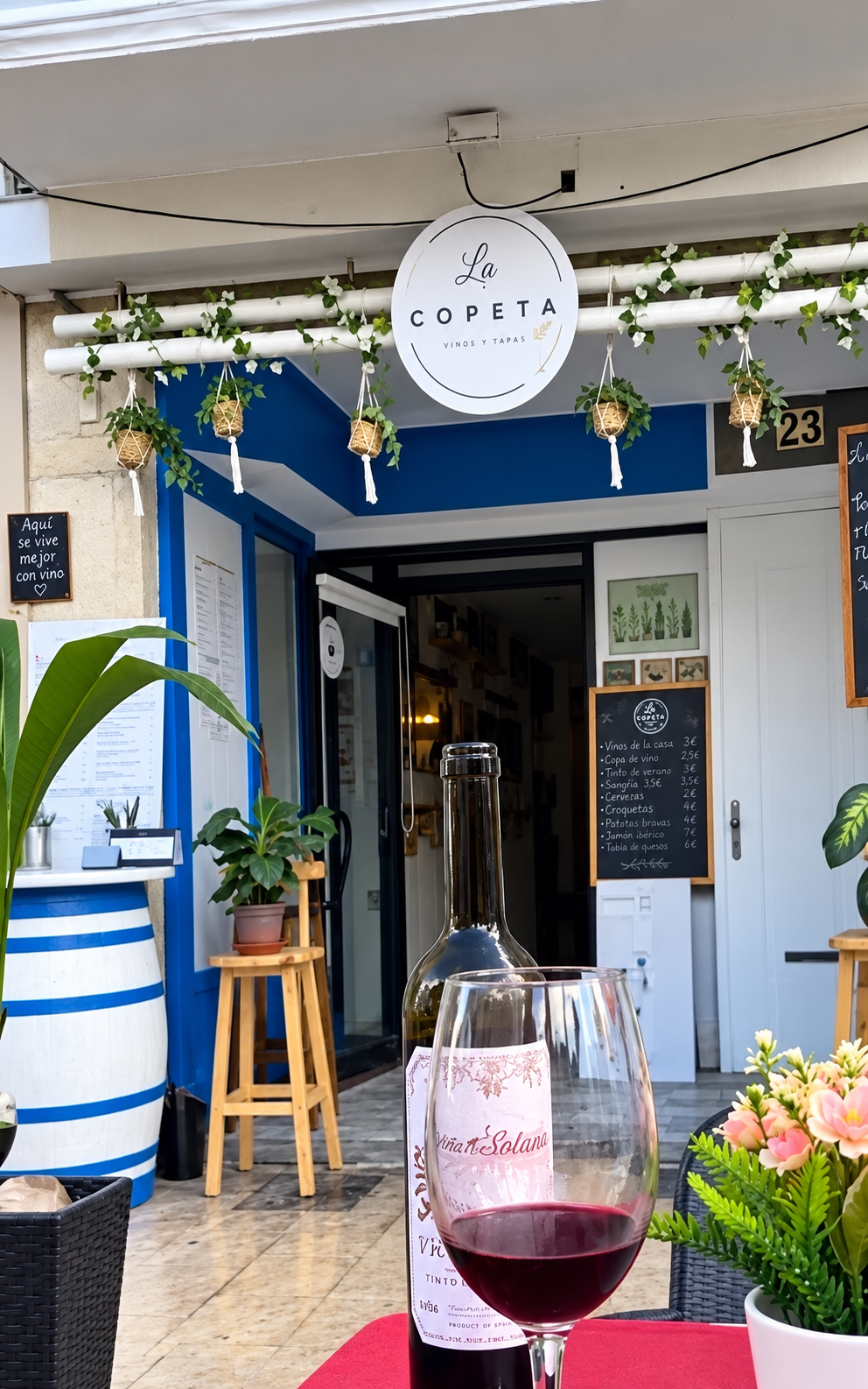 Entrada del bar La Copeta en Vinaròs